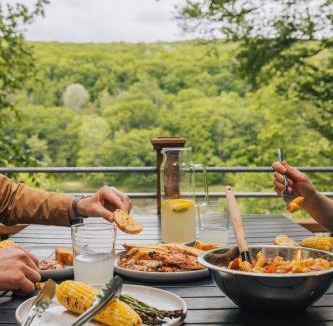 Sparrow Bush House | Breathtaking River Views The Hawks Nest Cabin