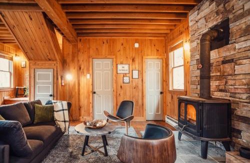 Sparrow Bush House | Breathtaking River Views The Hawks Nest Cabin