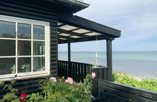 Ullerslev House | Breathtaking Sea View At Dinestrup Beach