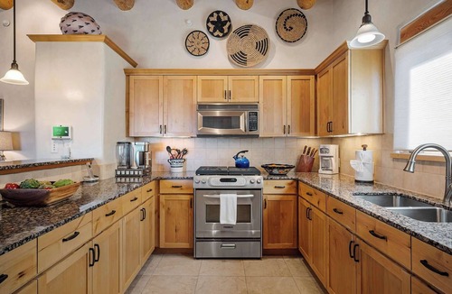 Tesuque House | Breathtaking Sunset Views, Community Pool