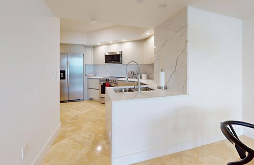 Sunny Isles Beach Condo | Breathtaking 2Bdrm 2B Full Ocean View Getaway-CS68