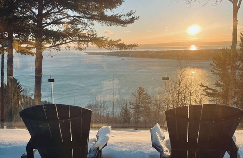 Grosse-Ile Villa | Breathtaking view of the St Lawrence River