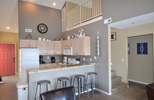 Osage Beach Condo | Breathtaking view! 2 Pools & Beach - 4 Enclosed Bedrm/3 bth/40' BoatSlip Avlb.