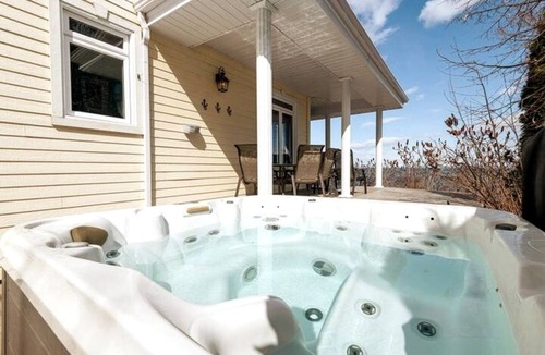 Saint Irenee House | Breathtaking view of the St Lawrence River!