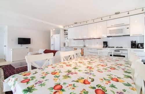 Frontenac Cottage | Breathtaking view perfect for 2 families: hot tub, fireplace, central air