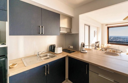 Bourg-l'Eveque Apartment | Breathtaking view - Private garage