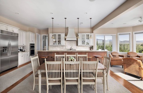 Edinburg House | Breathtaking Views Farmhouse Estate on 3 levels w/nearby activities year-round.