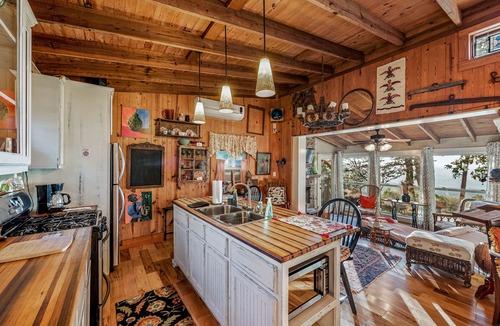 Mentone Cottage | Breathtaking Views From Any Room With Great Rates