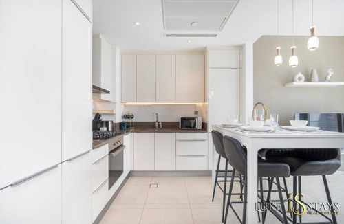 Jumeirah Beach Residence Apartment | Breathtaking Views: Holiday Home in Marina Gate
