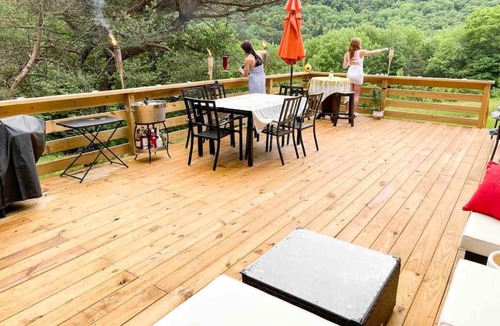 Andes House | Breathtaking views. Hot tub. Private pond. Huge deck. Fast wifi.