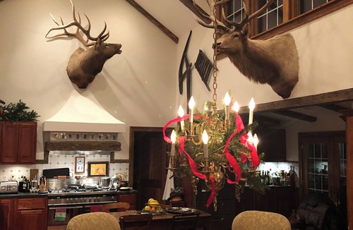 Blue Grass House | Breathtaking views! Luxuriously appointed. Deeply relaxing.