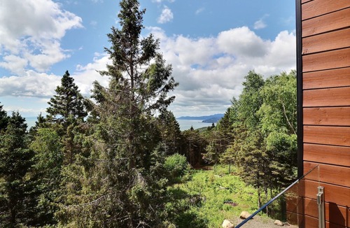La Malbaie Ski Chalet | Breathtaking views, privacy and fresh air.