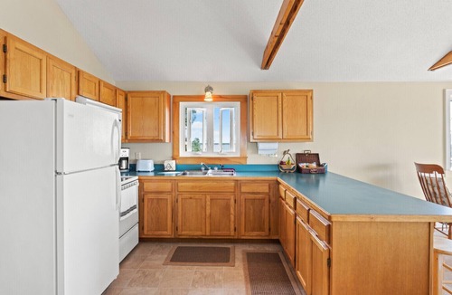 Durhamville Cottage | Breathtaking Views Private Lakefront Cottage {Fall Discounts!!🍁}