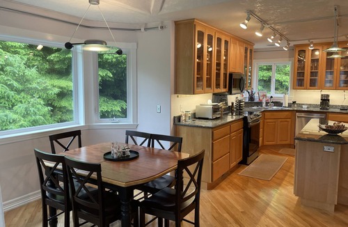 Pacific City House | Breathtaking Views & Elevator! Room for Everyone!