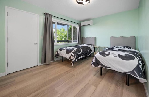 Portland Heights Apartment | Breathtaking Views w/Modern Lux - 2330