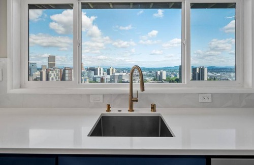 Portland Heights Apartment | Breathtaking Views w/Modern Lux - 2330
