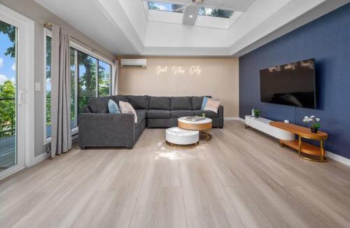 Portland Heights Apartment | Breathtaking Views w/Modern Lux - 2330