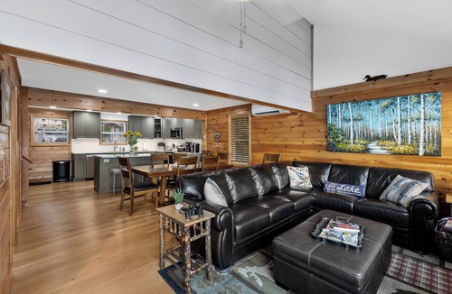 Hadley House | Breathtaking Water Front Views!