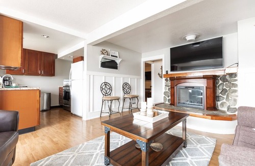 Gig Harbor House | Breathtaking Waterfront Apartment