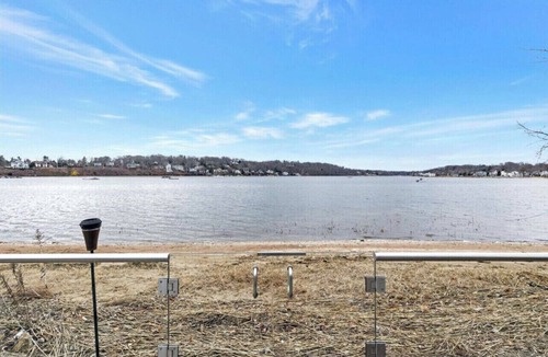 Bayville House | Breathtaking Waterfront house