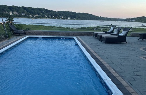 Bayville House | Breathtaking Waterfront house