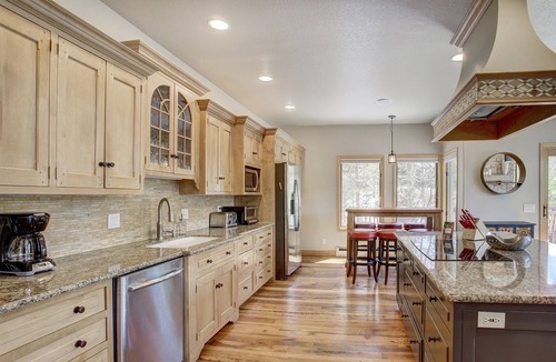 Warrior's Mark West House | 🏆 Breckenridge Home | Hot Tub | 4 Kings | Sleeps 16 | 7 Bedrooms | Pets | Views