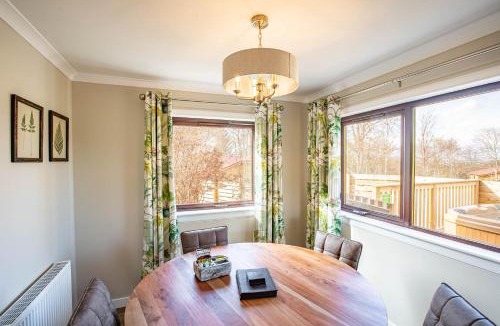 Lewiston Apartment | Breckland House with Hot Tub