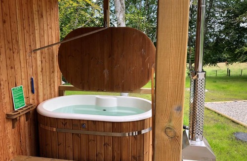 Lewiston Apartment | Breckland Lodge 2 with Hot Tub