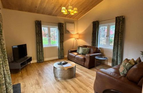 Lewiston Apartment | Breckland Lodge 2 with Hot Tub