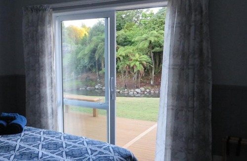 Stratford Bed & Breakfast | Brecon Pond Bed & Breakfast