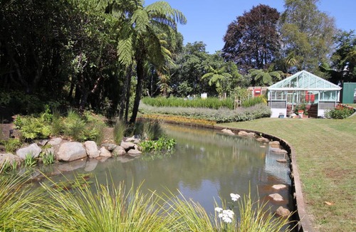 Stratford Bed & Breakfast | Brecon Pond Bed & Breakfast