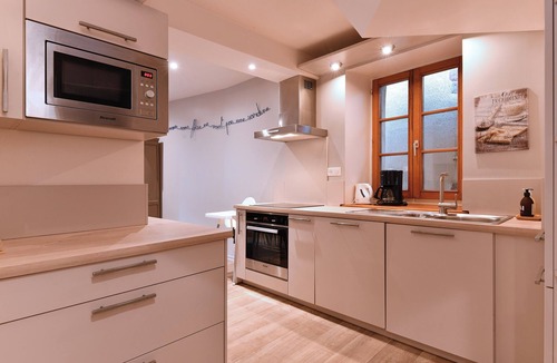Colmar Centre Ville Apartment | Bredala *, 5-person apartment in the historic center of Colmar - 2 bedrooms