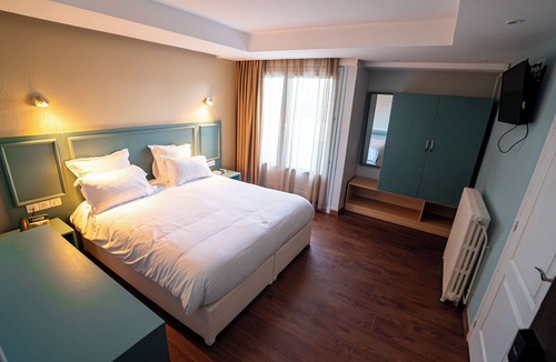 Calais City Center Hotel | BREEZE HOTEL