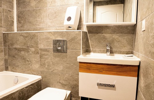 Calais City Center Hotel | BREEZE HOTEL