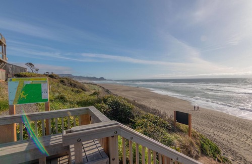 Lincoln Beach House | Breeze On Inn