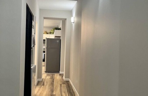 Newport Apartment | Breeze on Monmouth!