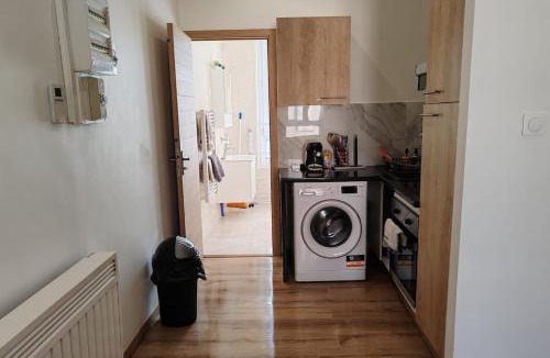 Saint-Charles du Port Apartment | Breeze Side Studio