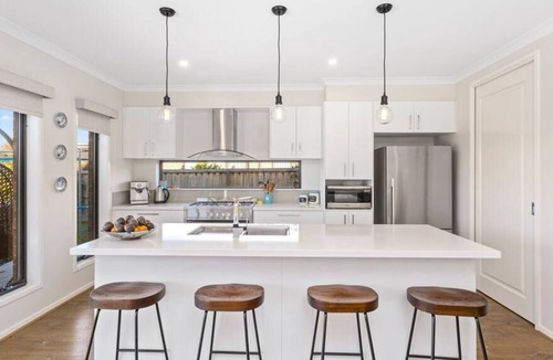 Ocean Grove House | Breeze Summary: Luxur