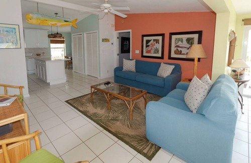 Breezeswept Beach Estates House | Breezeswept Beach, Waterfront with heated pool