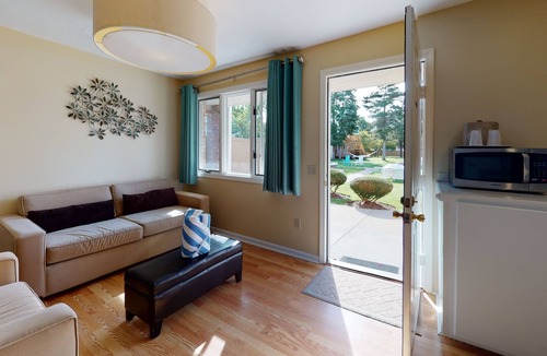 Misquamicut Hotel | Breezeway Boutique Hotel