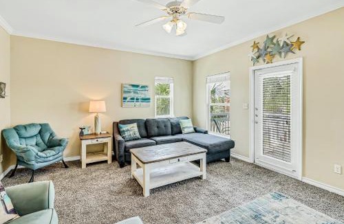 Corpus Christi House | Breezeways #201