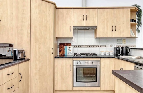 Port Noarlunga Cottage | Breezy B on the Esplanade with Direct Beach Access