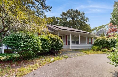 West Yarmouth House | Breezy Beach Escape