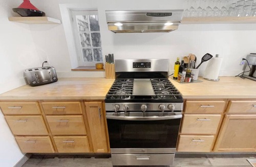 Town of Marbletown Cabin | Breezy Hill 3BR Modern & Quiet Home in Catskills