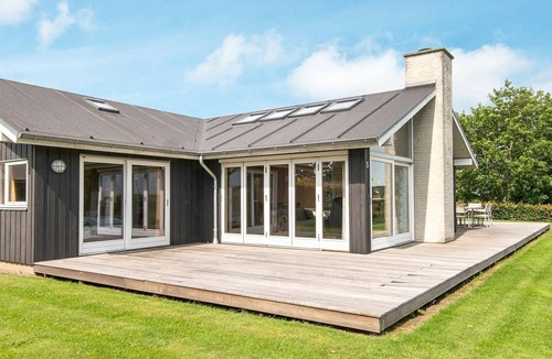 Boeslum House | Breezy Holiday Home in Jutland with Sauna
