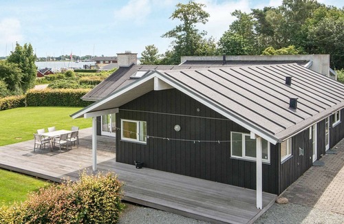 Boeslum House | Breezy Holiday Home in Jutland with Sauna