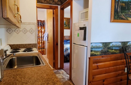 Milford Cottage | Breezy Meadow Two 2 of 2,custom built cottage, under a mile from CDP