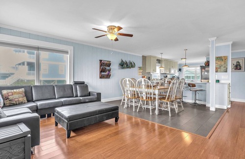 Oak Island House | Breezy Oaks: Oceanfront Home with Chef's Kitchen and Child-friendly Amenities