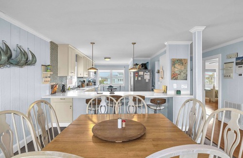 Oak Island House | Breezy Oaks: Oceanfront Home with Chef's Kitchen and Child-friendly Amenities
