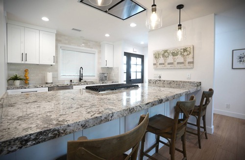 Orange House | Breezy Pool/Jac Home: 2 EnSuites & Game Room